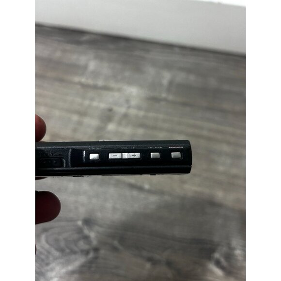 Sony Digital Voice Recorder Hand Held Silver Model ICD-P210 - Picture 4 of 9